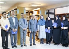 گرامیداشت هفته کتاب و کتاب‌خوانی و تقدیر از کارکنان کتابخانه دانشگاه